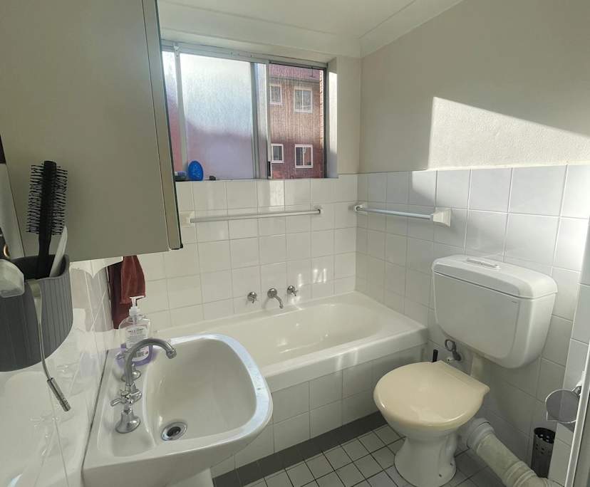 Furnished room in a flatshare