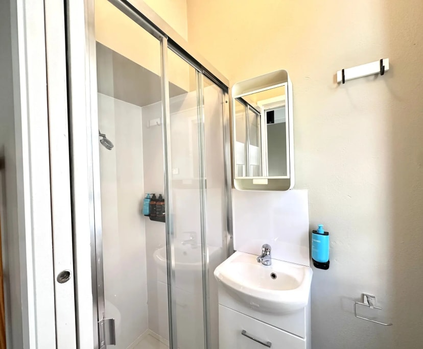 $800, Flatshare, 6 bathrooms, Potts Point NSW 2011