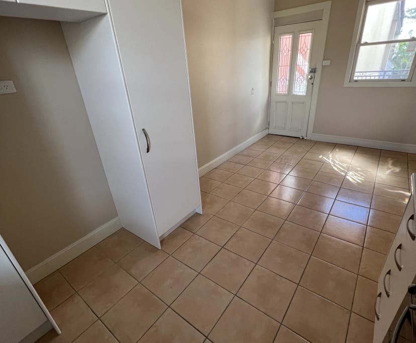 $675, Whole-property, 2 bathrooms, Cooks Hill NSW 2300