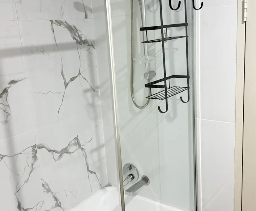 $350, Flatshare, 2 bathrooms, Campsie NSW 2194