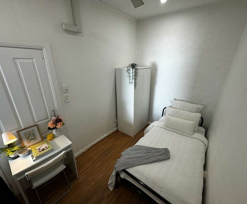 $300, Flatshare, 6 bathrooms, Newtown NSW 2042