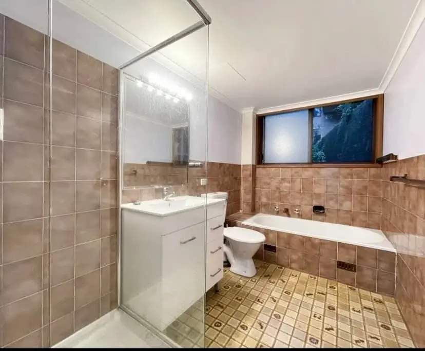Room in a share house