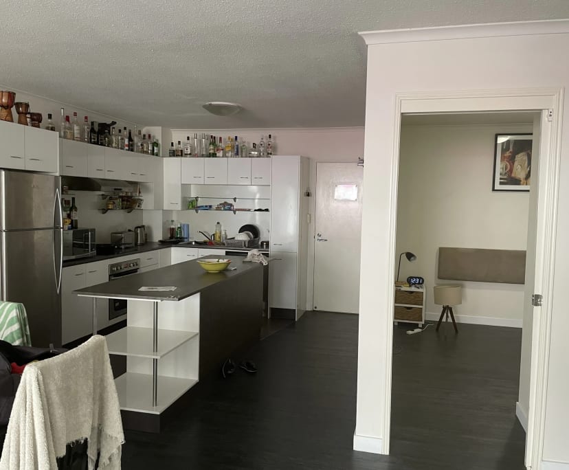 $215, Whole-property, 2 bathrooms, Fortitude Valley QLD 4006