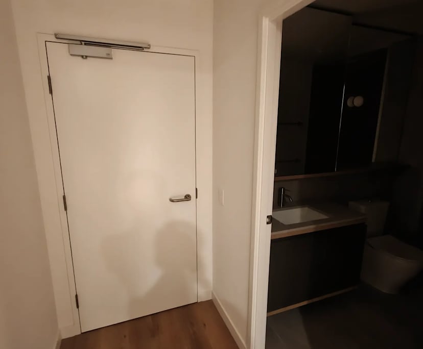 Furnished room in a flatshare