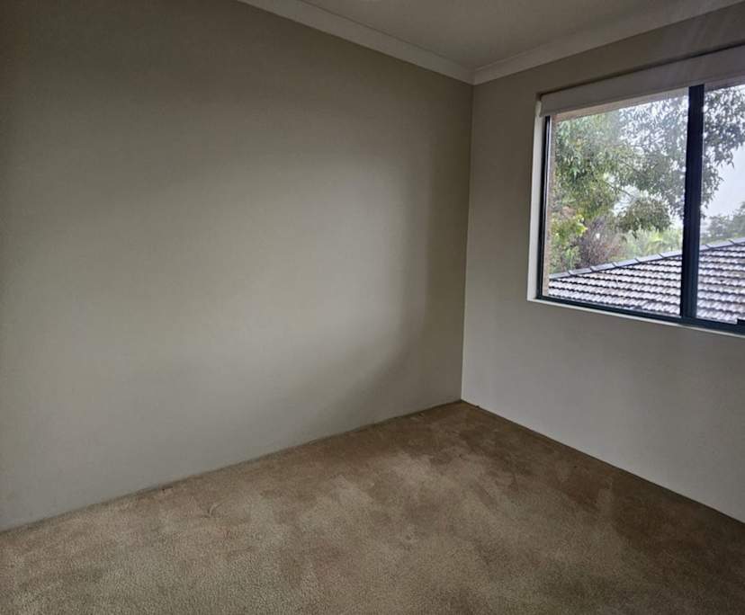 Unfurnished room in a flatshare