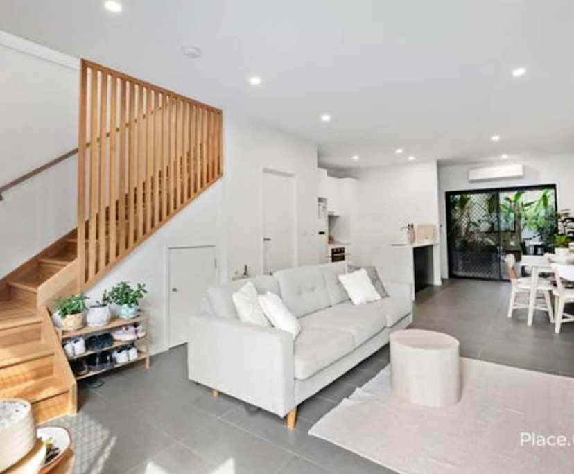 Room in a share house