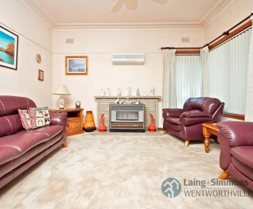Whole property with 3 rooms for rent
