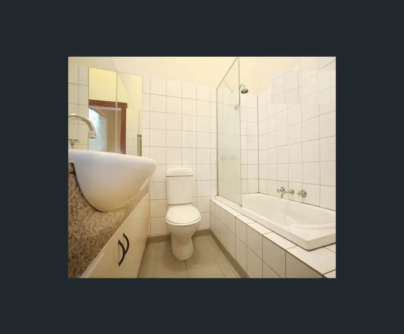 Unfurnished room with ensuite in a flatshare