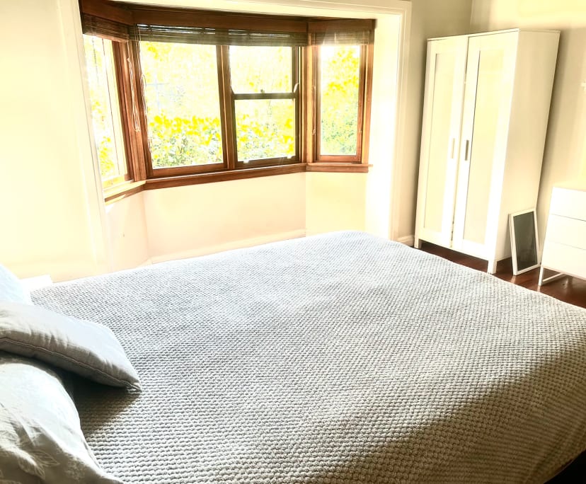 Room for Rent in Northbridge, Sydney 500, Furnish...