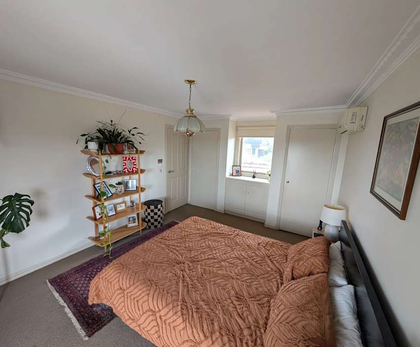Room in a share house