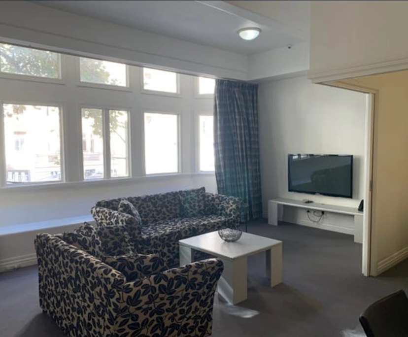 Furnished room in a flatshare