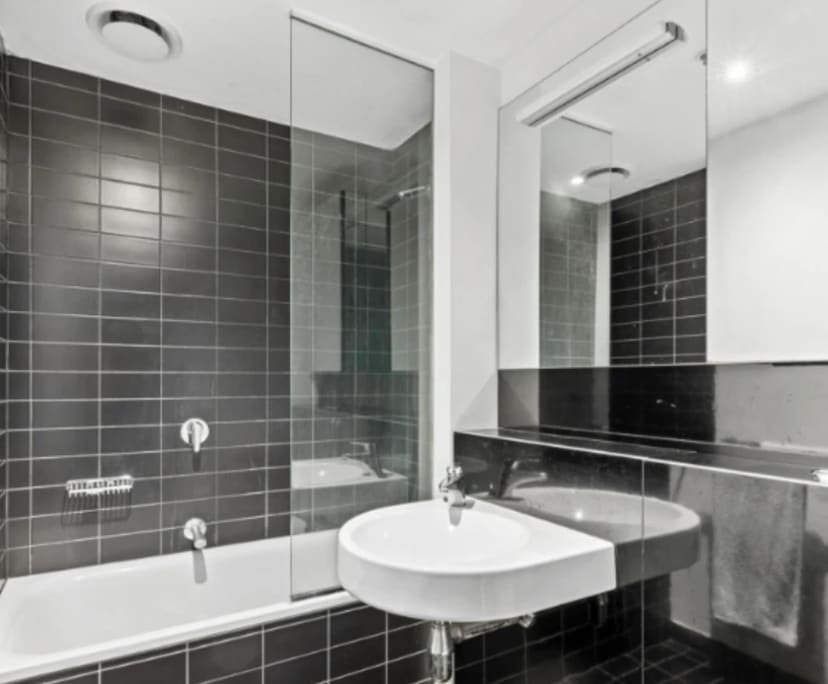 Furnished room in a flatshare