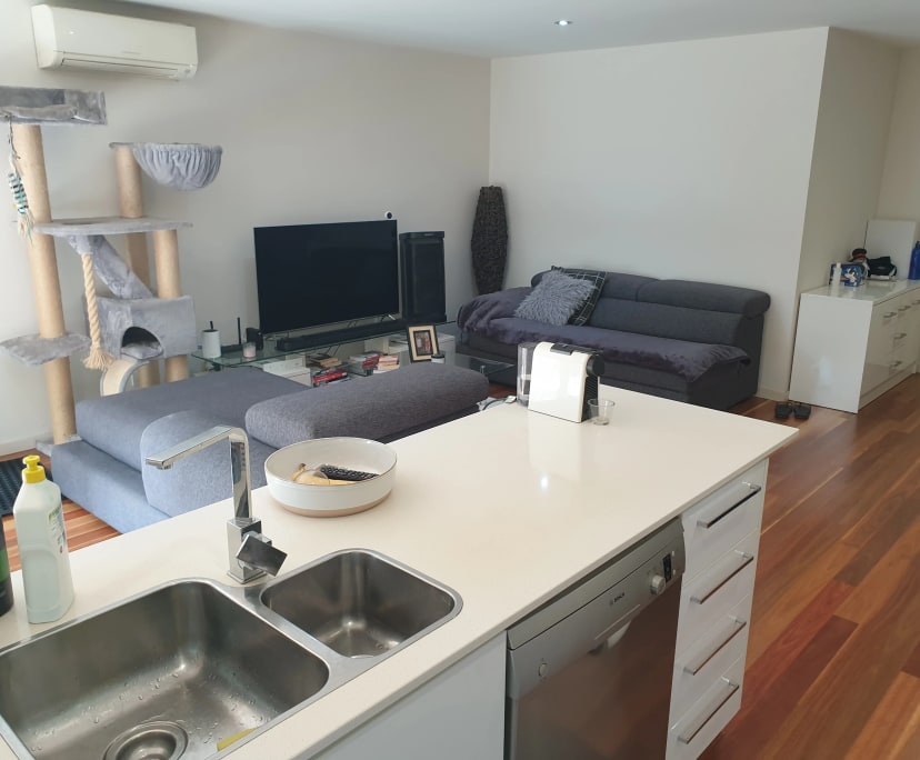 Room for Rent in Eltham, Melbourne 250, Furnished...