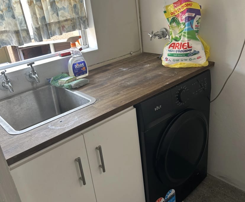 Unfurnished room in a flatshare