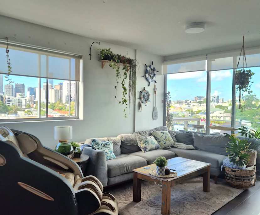 Furnished room in a flatshare