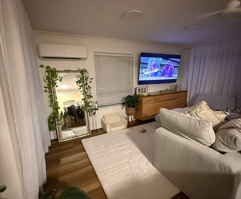 Unfurnished room with own bathroom