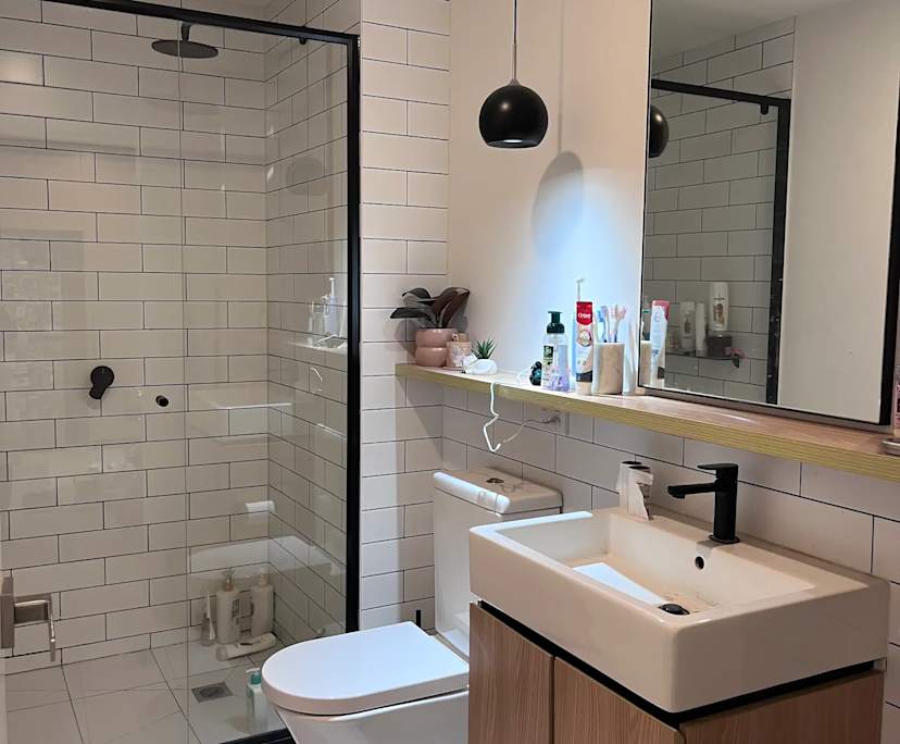 Unfurnished room in a flatshare