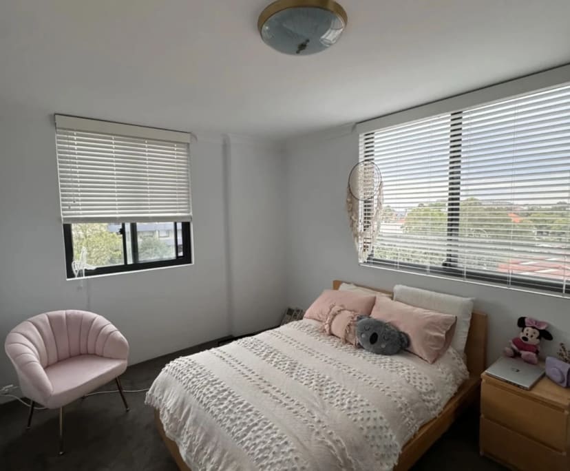 Furnished room in a flatshare