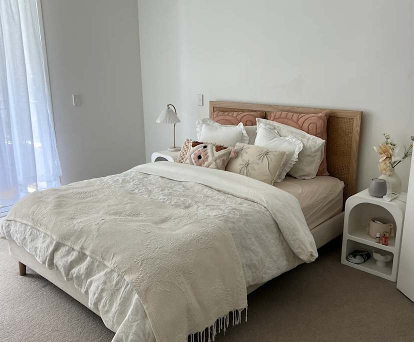 Unfurnished room with ensuite in a flatshare