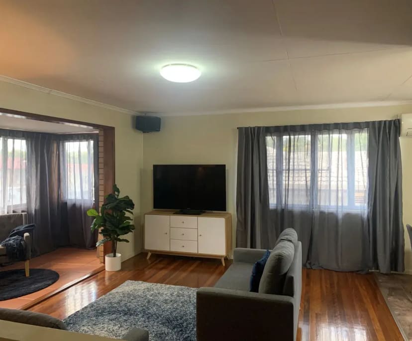 Room in a share house