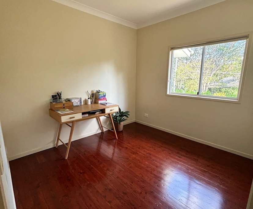 Unfurnished room in a flatshare