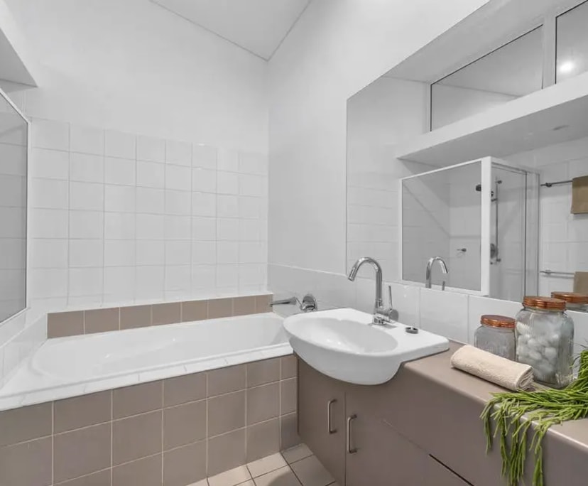 $450, Flatshare, 3 bathrooms, Fortitude Valley QLD 4006