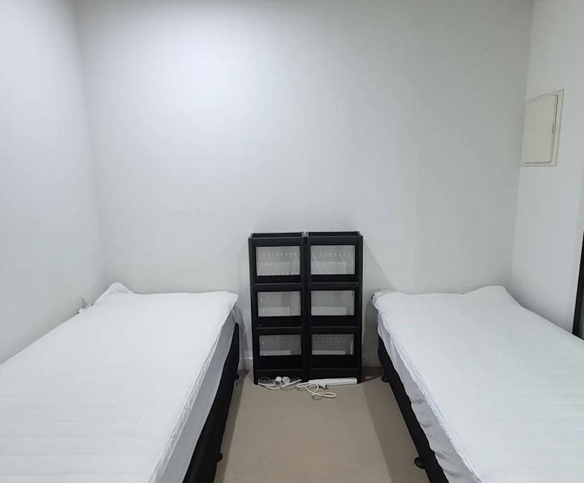 Furnished room in a flatshare