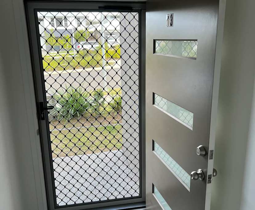 Whole property with 2 rooms for rent