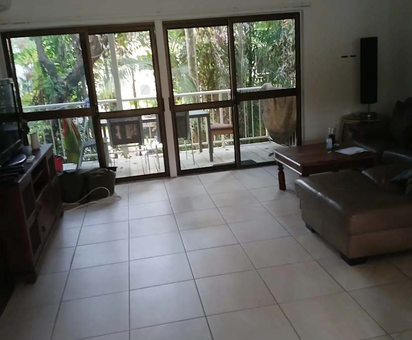Furnished room in a flatshare