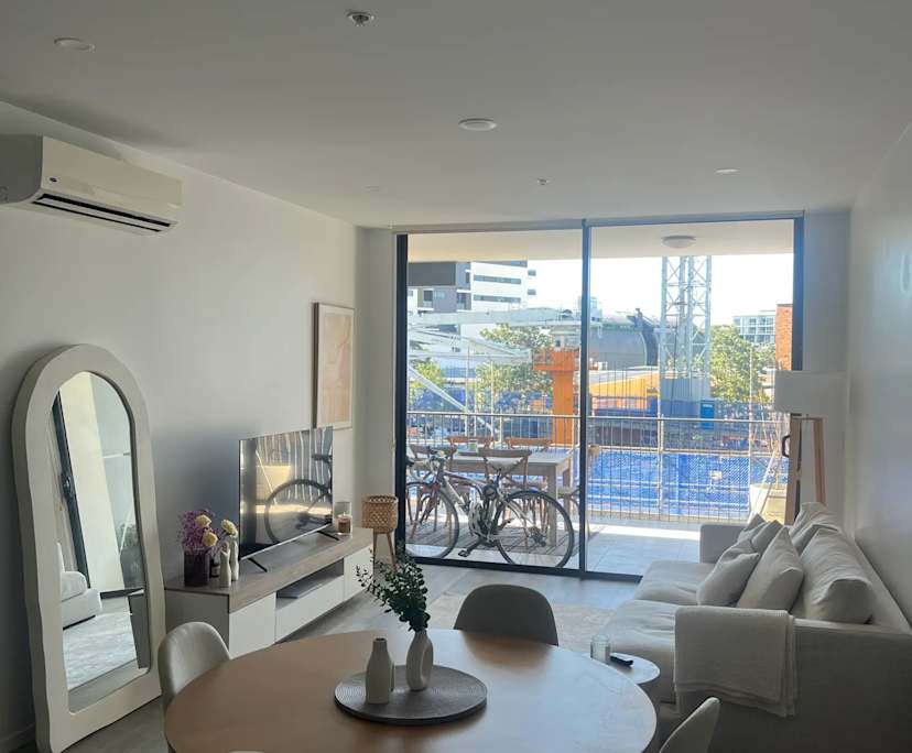 Unfurnished room with ensuite in a flatshare