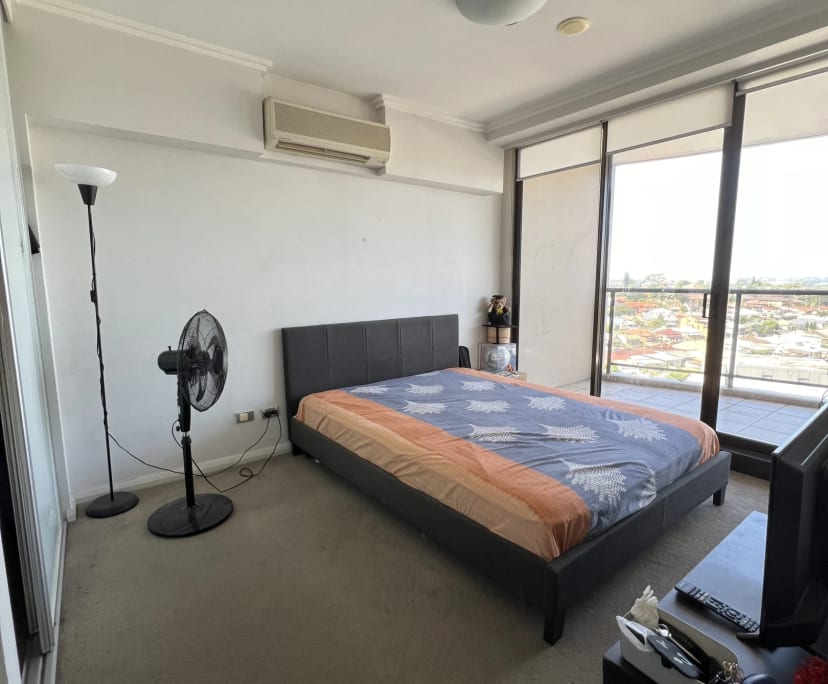 Furnished room with ensuite in a flatshare