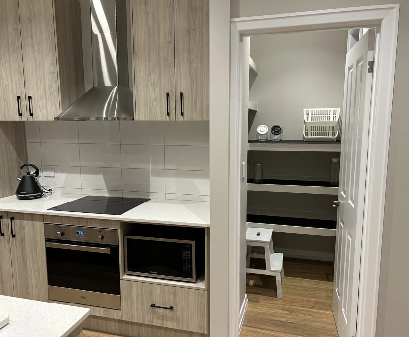 $390, Share-house, 4 bathrooms, Highgate Hill QLD 4101