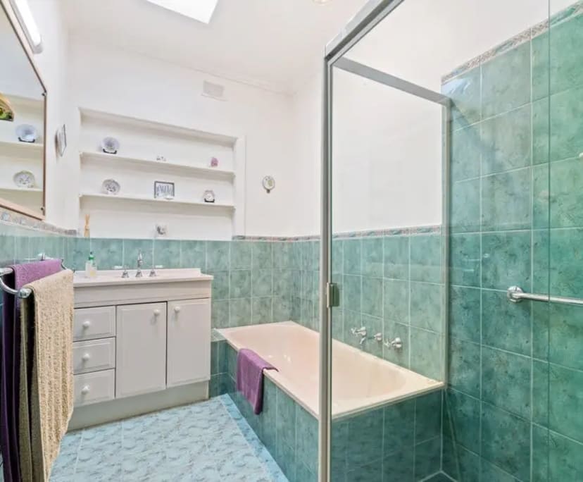 Furnished room in a share house