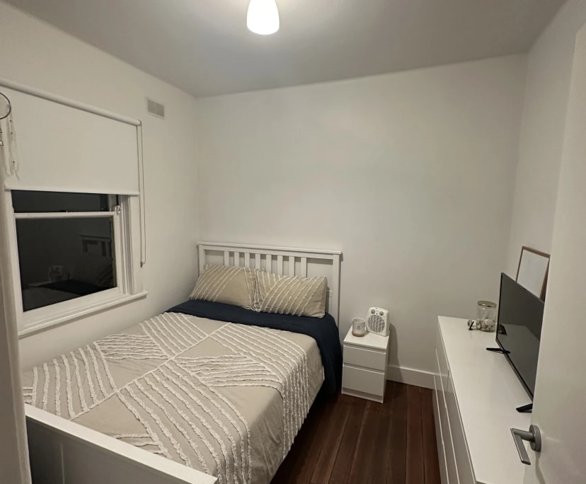 Furnished room in a flatshare