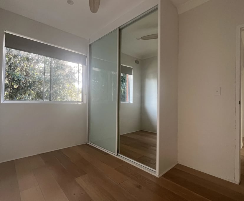 Furnished room in a flatshare