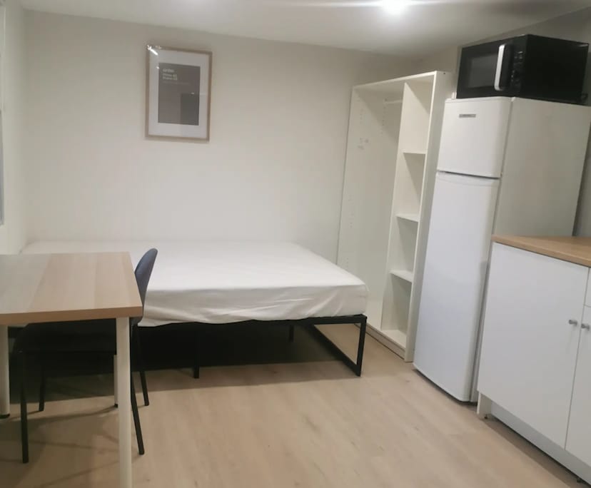 Room studio flat for rent