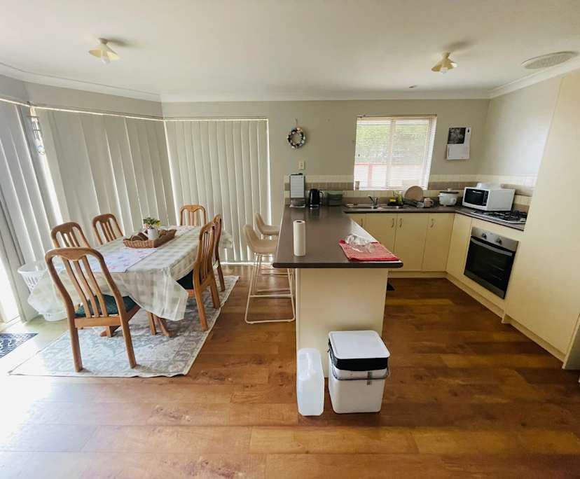 $225, Share-house, 3 bathrooms, Orana WA 6330
