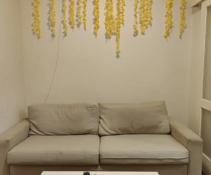 Furnished room in a flatshare