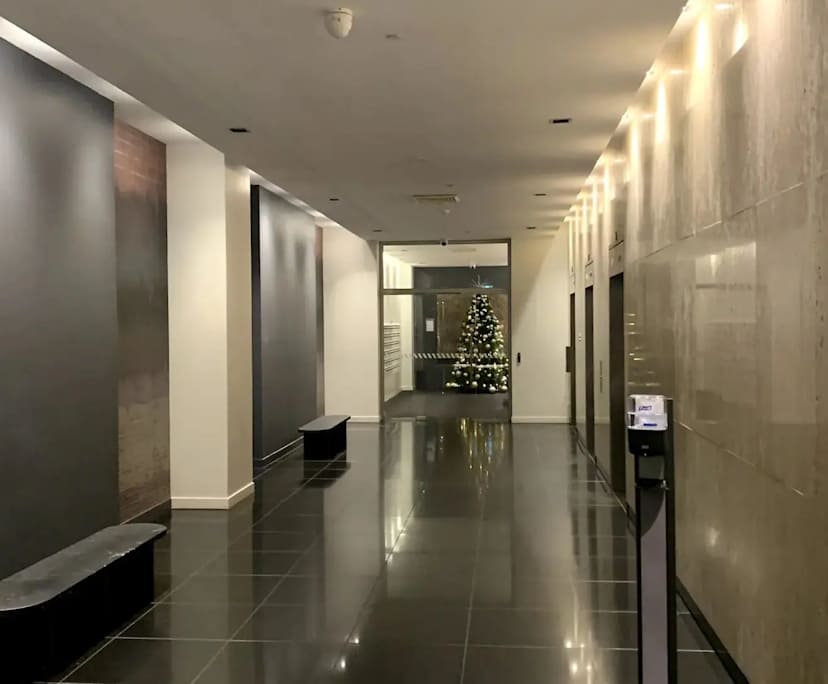 $1,099, Whole-property, 2 bathrooms, Melbourne VIC 3000