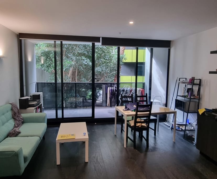 Unfurnished room in a flatshare
