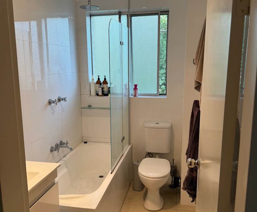 $385, Flatshare, 2 bathrooms, Lane Cove North NSW 2066