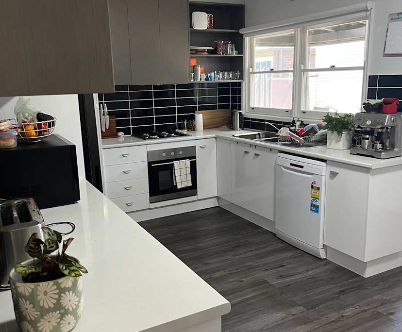 Room in a share house