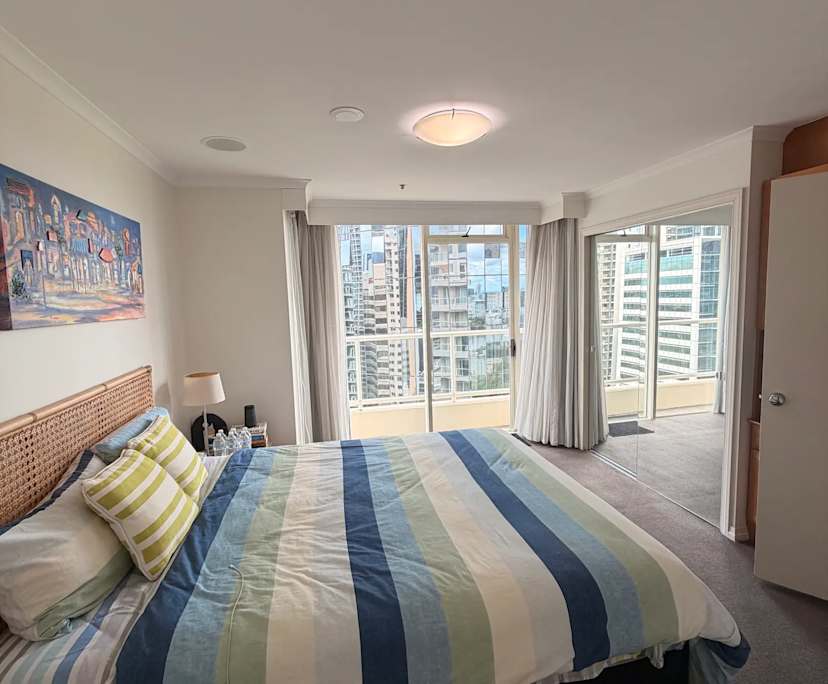 Furnished room with ensuite in a flatshare