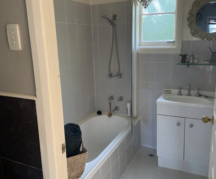 Room in a share house