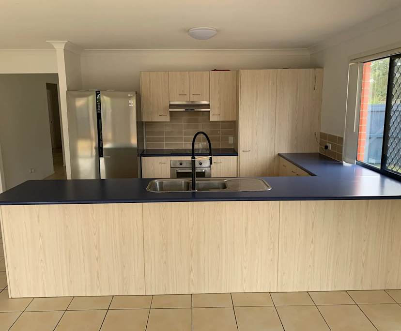 Room in a share house