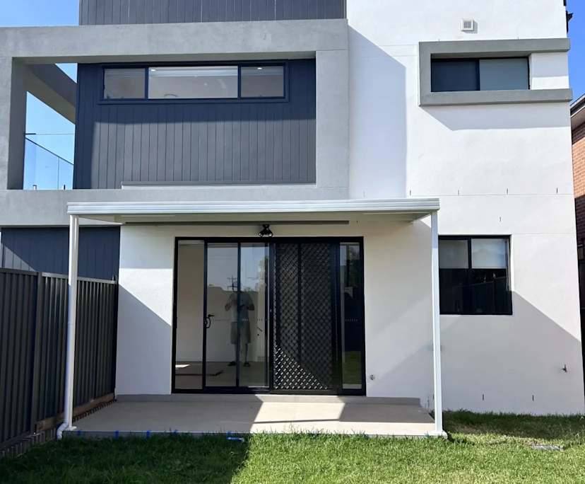 $350, Share-house, 5 bathrooms, Box Hill NSW 2765