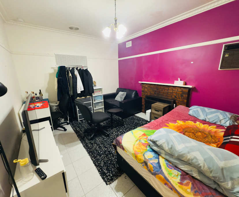 Furnished room in a share house