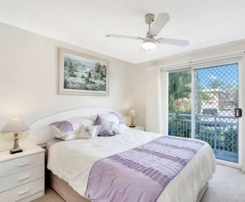 Room for Rent in Biggera Waters, Gold Coast 250,