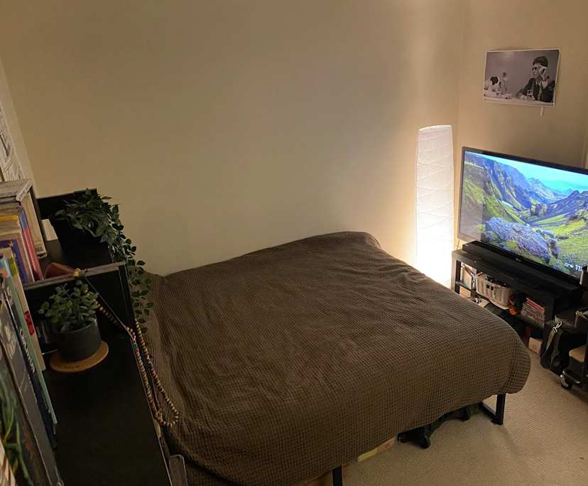 Unfurnished room in a share house