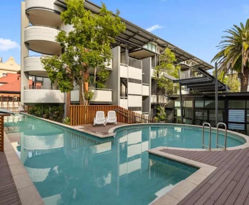 $370, Flatshare, 2 bathrooms, Teneriffe QLD 4005